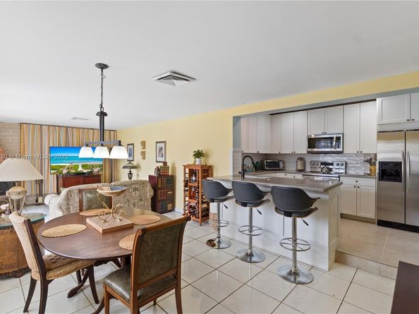 2631 Wilson St, Hollywood FL 33020