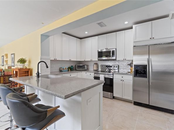 2631 Wilson St, Hollywood FL 33020