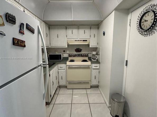 17800 Atlantic Blvd 509, Sunny Isles Beach FL 33160