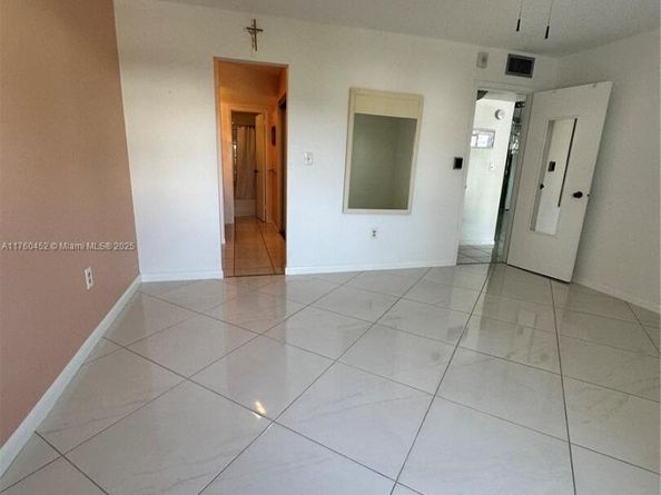 17800 Atlantic Blvd 509, Sunny Isles Beach FL 33160
