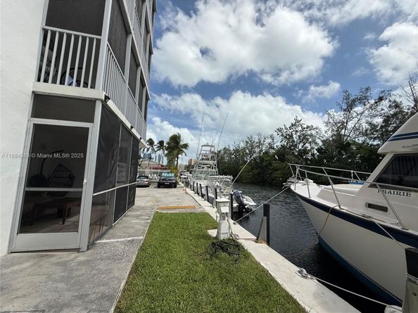 3660 NE 166th St 101 +40' Deeded Dock, North Miami Beach FL 33160