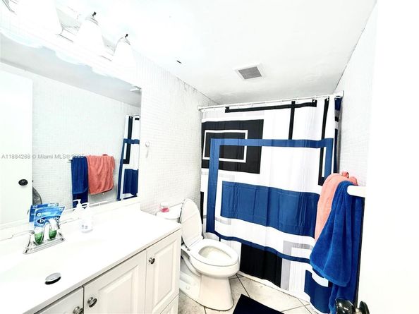 3660 NE 166th St 101 +40' Deeded Dock, North Miami Beach FL 33160