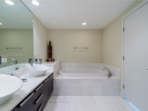 2950 NE 188th ST 504, Aventura FL 33180