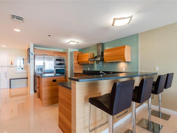 2950 NE 188th ST 504, Aventura FL 33180