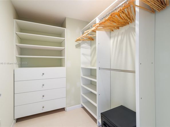 2950 NE 188th ST 504, Aventura FL 33180