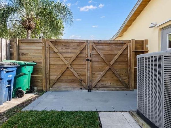 4903 SW 90th Ter, Cooper City FL 33328