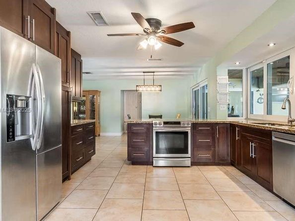 4903 SW 90th Ter, Cooper City FL 33328