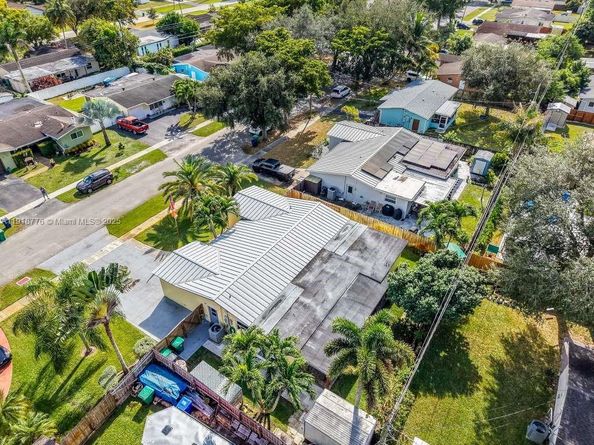 4903 SW 90th Ter, Cooper City FL 33328