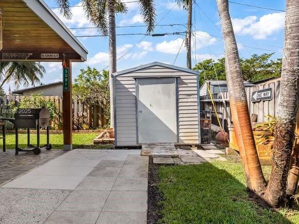 4903 SW 90th Ter, Cooper City FL 33328