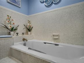 4713 Banyan Ln, Tamarac FL 33319