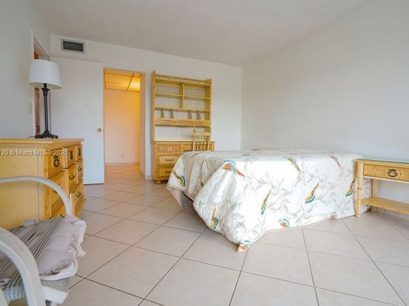 215 SE 3rd Ave 401D, Hallandale Beach FL 33009