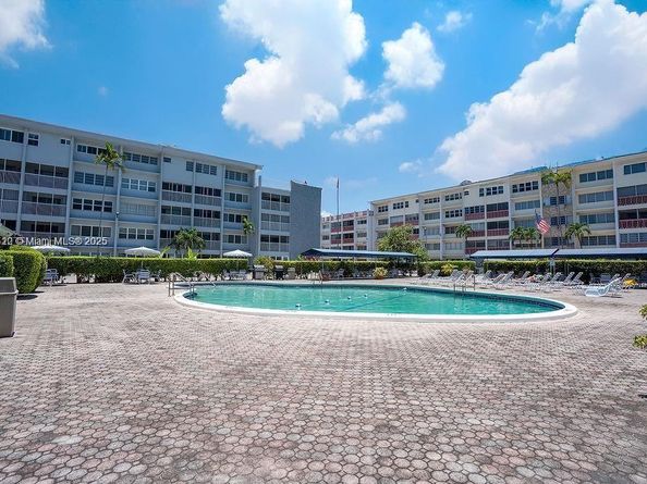 215 SE 3rd Ave 401D, Hallandale Beach FL 33009