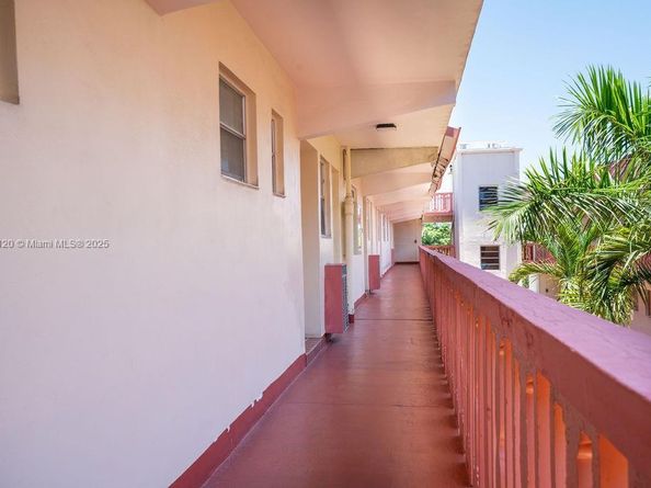 215 SE 3rd Ave 401D, Hallandale Beach FL 33009