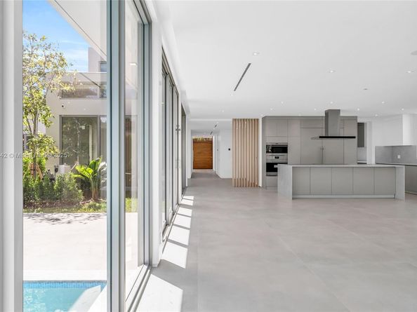 2110 S Miami Ave, Miami FL 33129