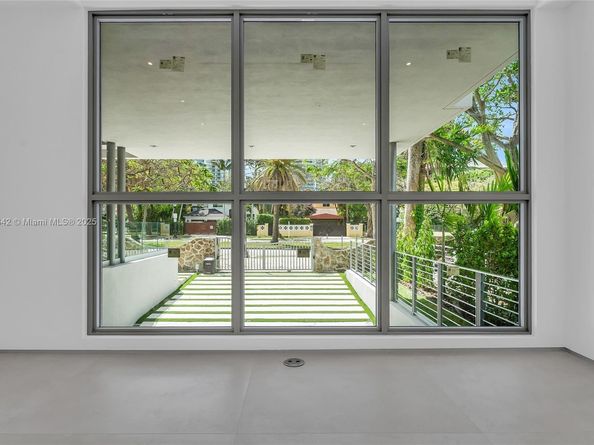 2110 S Miami Ave, Miami FL 33129