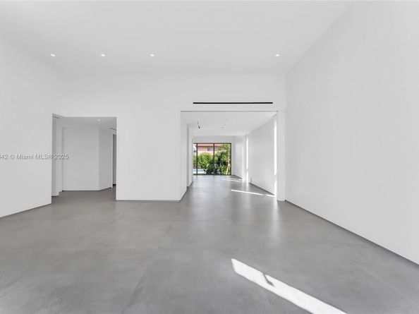 2110 S Miami Ave, Miami FL 33129