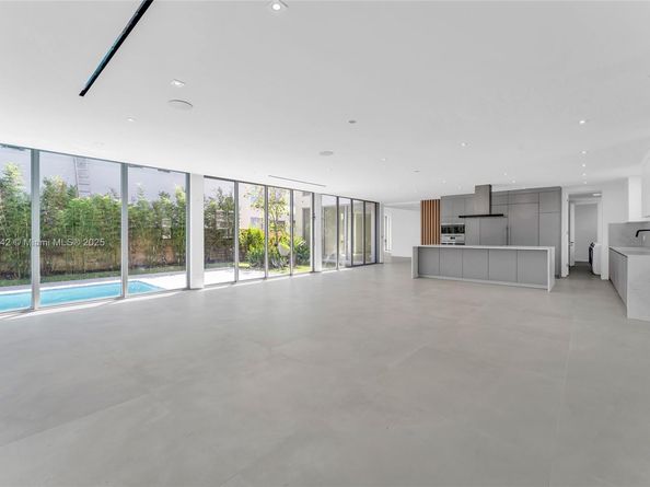 2110 S Miami Ave, Miami FL 33129