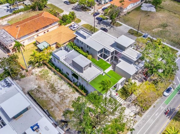 2110 S Miami Ave, Miami FL 33129