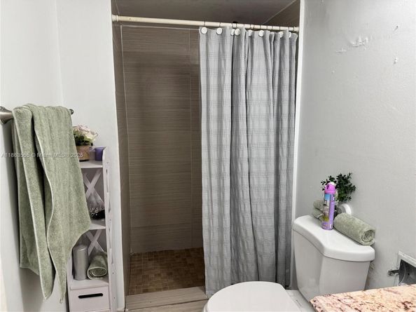 2075 NE 164th St 105, North Miami Beach FL 33162