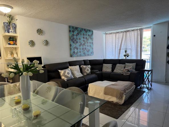 2075 NE 164th St 105, North Miami Beach FL 33162