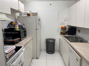 2075 NE 164th St 105, North Miami Beach FL 33162