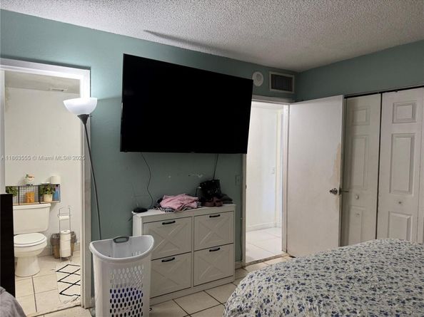 2075 NE 164th St 105, North Miami Beach FL 33162