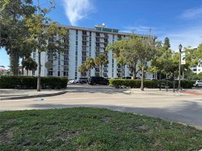 2075 NE 164th St 105, North Miami Beach FL 33162