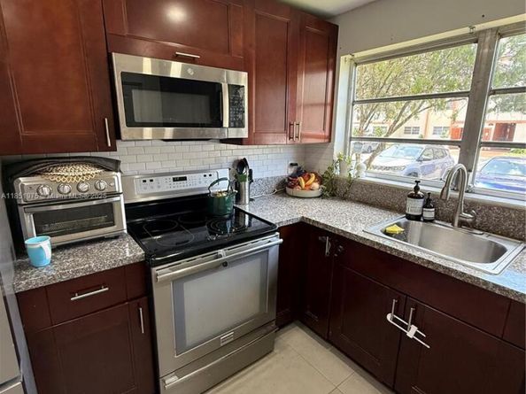 2551 NW 41st Ave 104, Lauderhill FL 33313