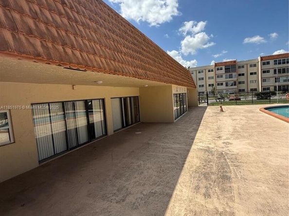 2551 NW 41st Ave 104, Lauderhill FL 33313