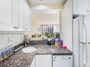 540 Brickell Key Dr 603, Miami FL 33131