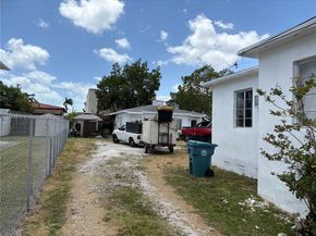 3072 SW 16th St, Miami FL 33145