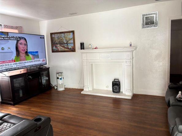 3072 SW 16th St, Miami FL 33145