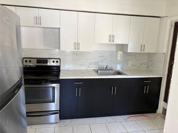 3072 SW 16th St, Miami FL 33145