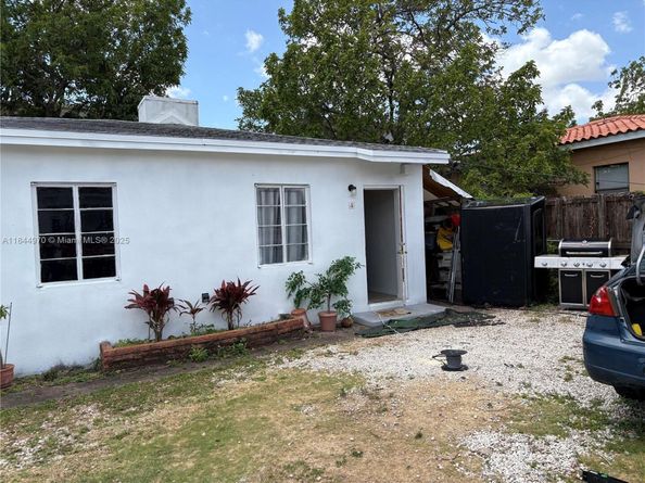 3072 SW 16th St, Miami FL 33145