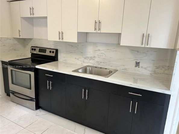 3072 SW 16th St, Miami FL 33145