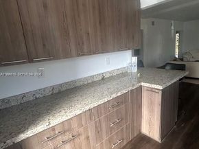 1785 Calais Dr 5, Miami Beach FL 33141
