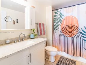 275 NE 18th St 1110, Miami FL 33132