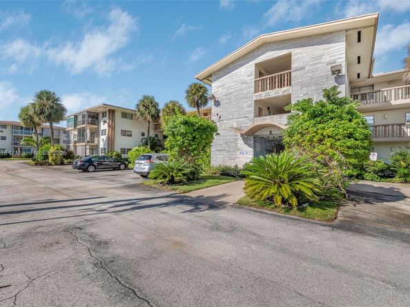 17000 NE 14th Ave 301, North Miami Beach FL 33162