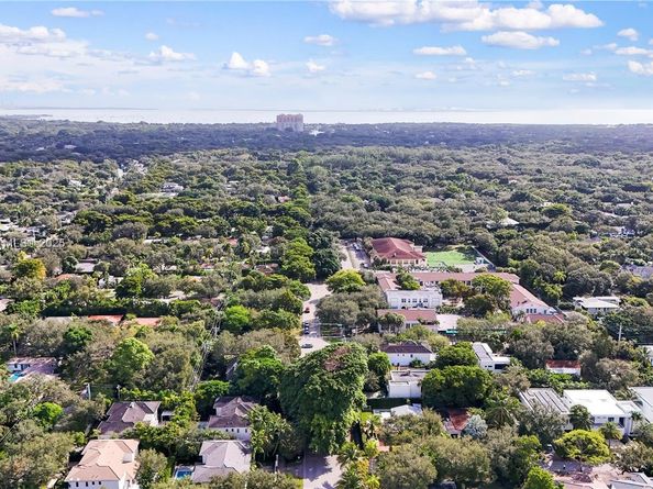 5210 SW 72nd St, Miami FL 33155