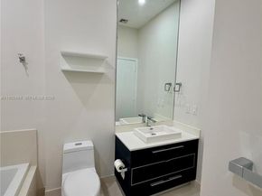 45 SW 9th St 4606, Miami FL 33130