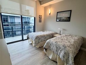 45 SW 9th St 4606, Miami FL 33130