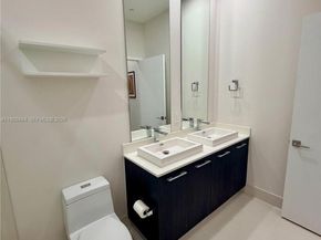 45 SW 9th St 4606, Miami FL 33130