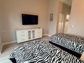 45 SW 9th St 4606, Miami FL 33130