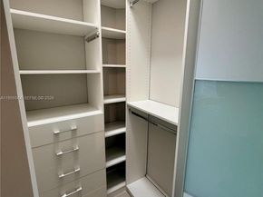 45 SW 9th St 4606, Miami FL 33130