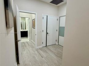 45 SW 9th St 4606, Miami FL 33130