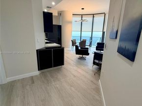 45 SW 9th St 4606, Miami FL 33130