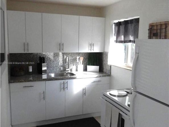 231 SW 15th St, Pompano Beach FL 33060