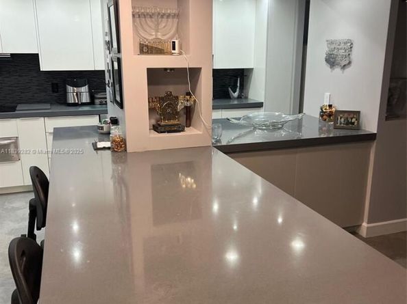 9801 Collins Ave 16U, Bal Harbour FL 33154