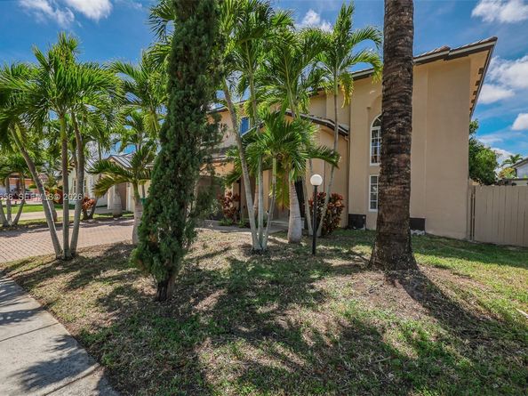 14606 SW 158th Pl, Miami FL 33196