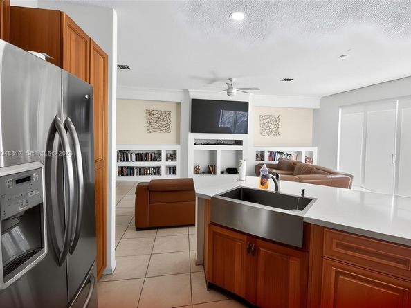 15826 NW 11th St, Pembroke Pines FL 33028